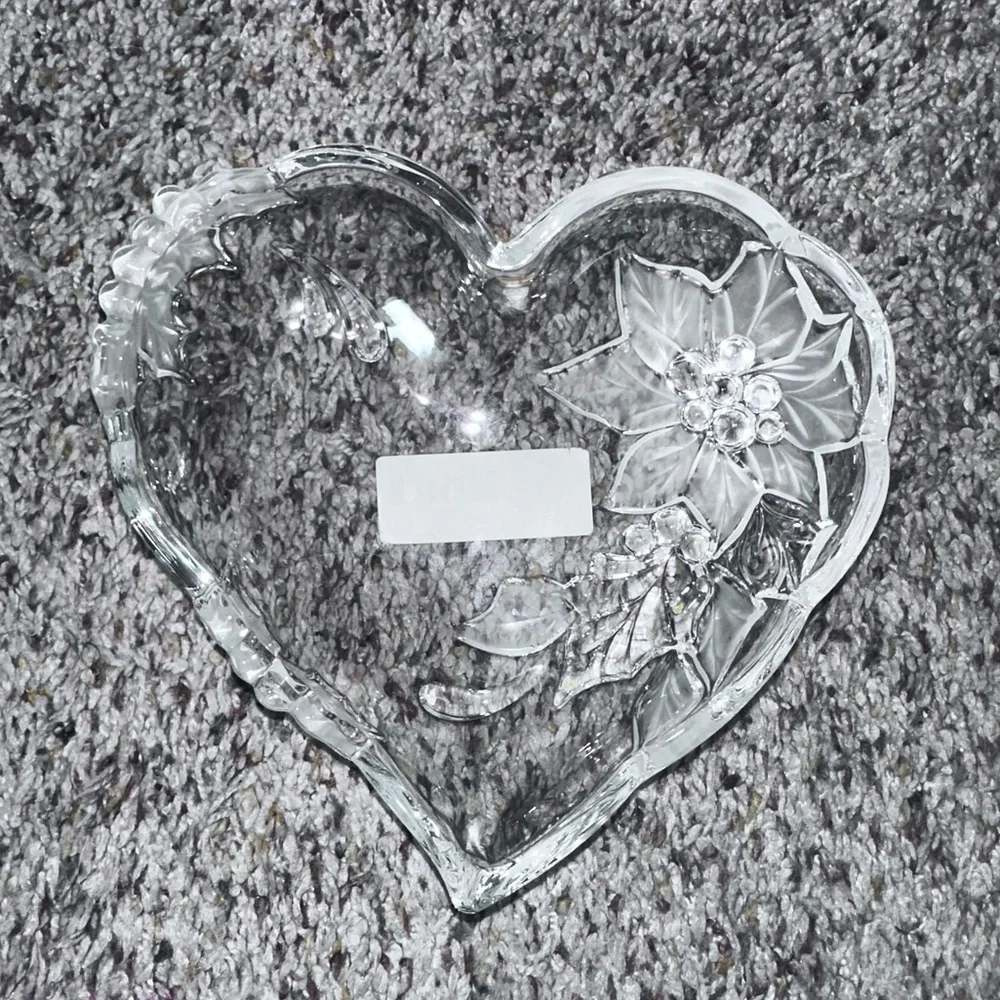 Mikasa “Christmas Bloom” Heart Crystal Dish